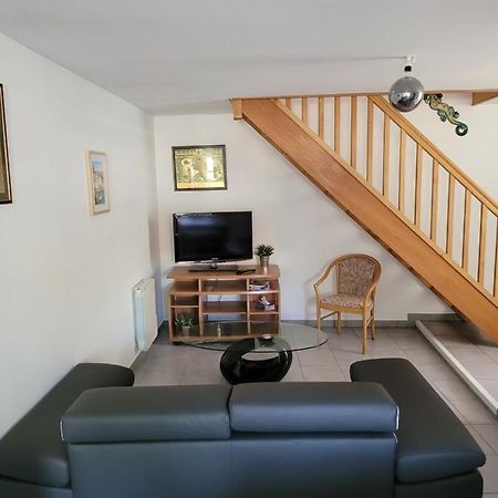 Appartement Meuble Duplex T3. Baume-les-Dames Dış mekan fotoğraf