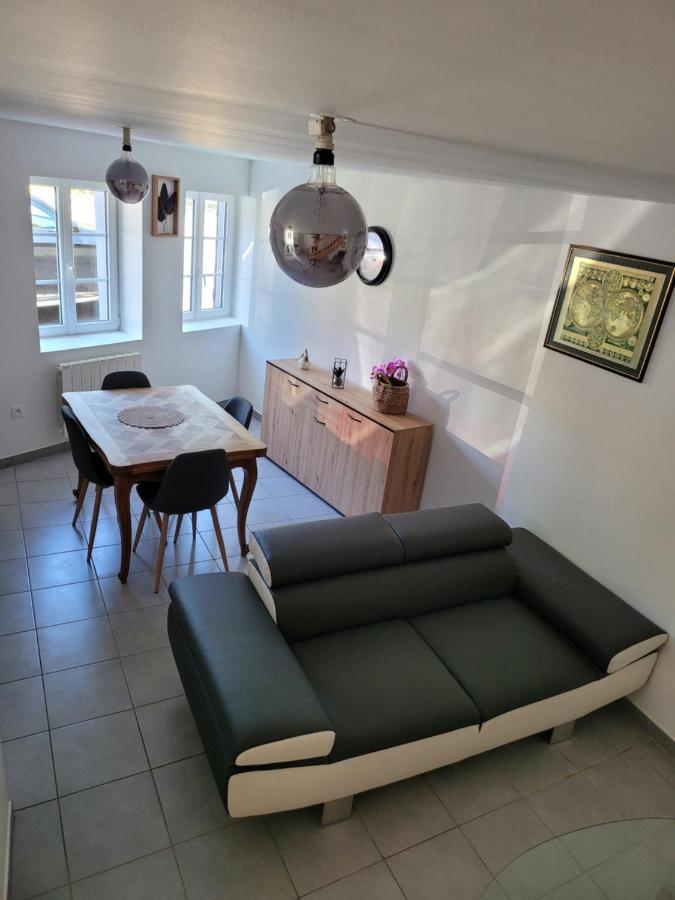Appartement Meuble Duplex T3. Baume-les-Dames Dış mekan fotoğraf