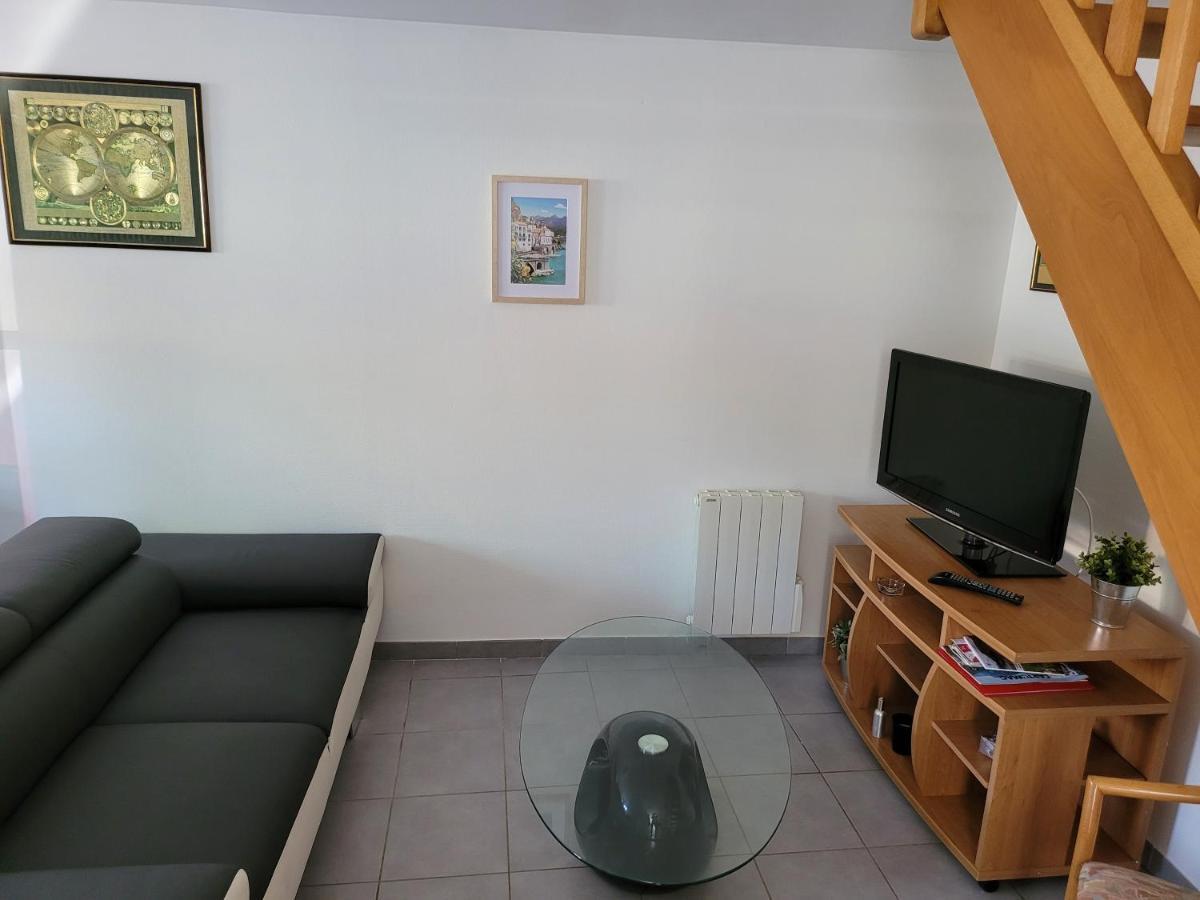 Appartement Meuble Duplex T3. Baume-les-Dames Dış mekan fotoğraf
