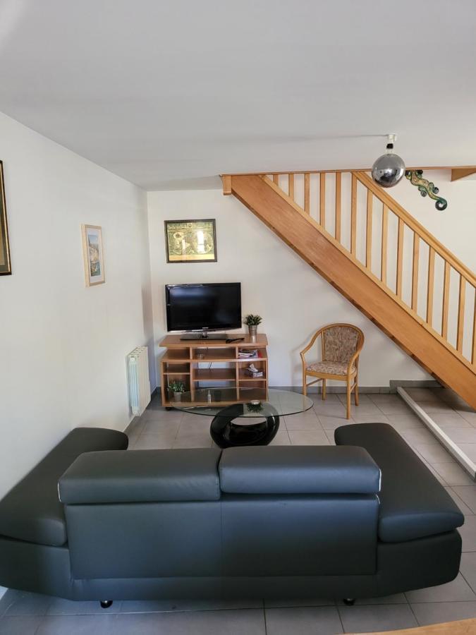 Appartement Meuble Duplex T3. Baume-les-Dames Dış mekan fotoğraf